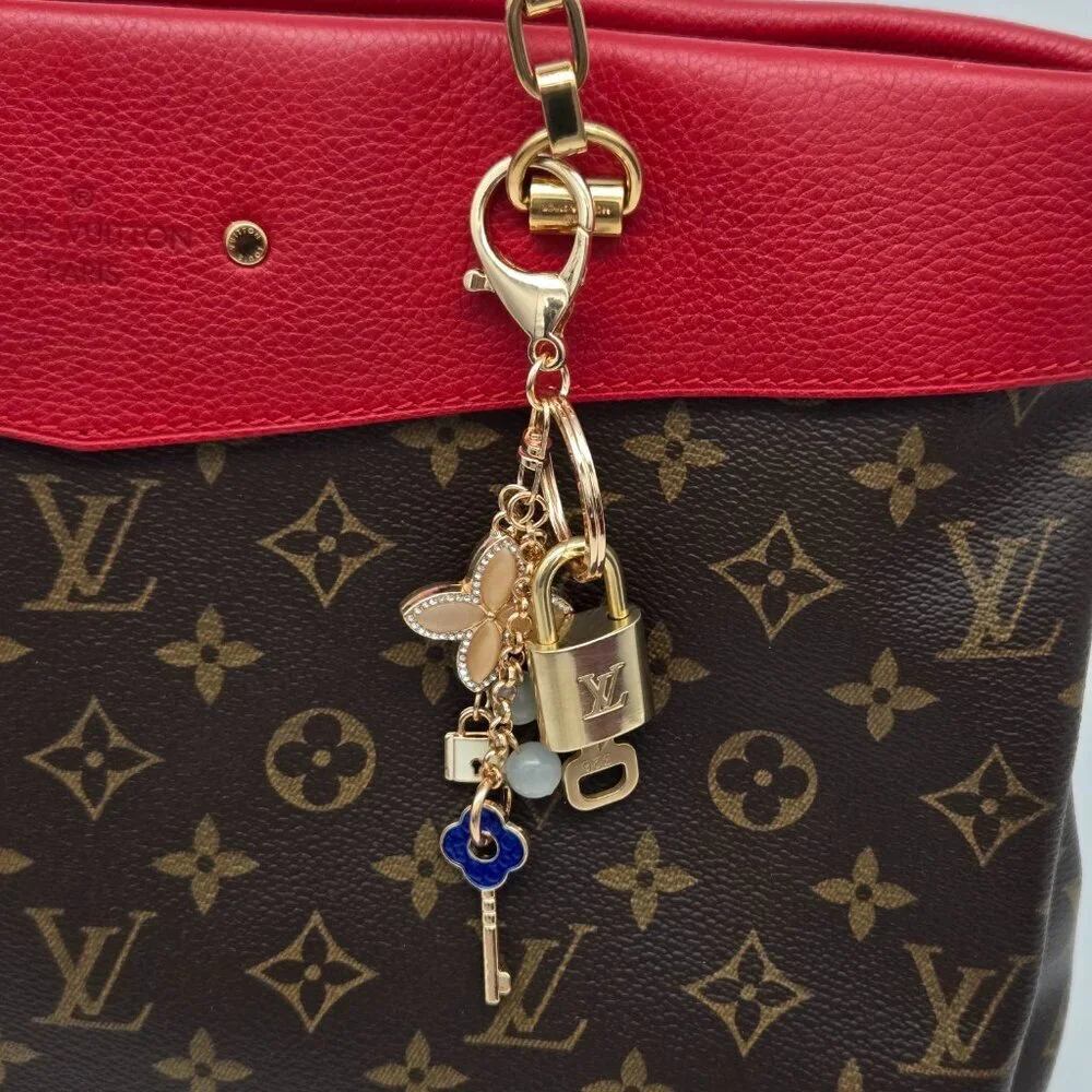 Louis Vuitton Gold Lock & Key 🔑 Authentic LV Unbranded Keychain Charm - Picture 10 of 10